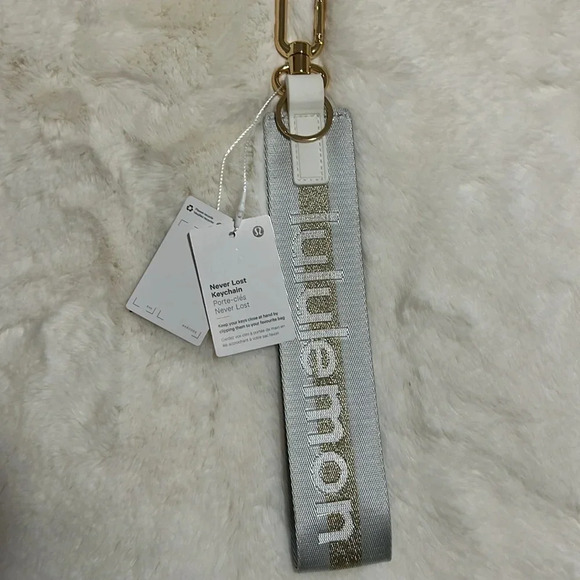 Lululemon Never Lost Key Chain - Picture 2 of 5